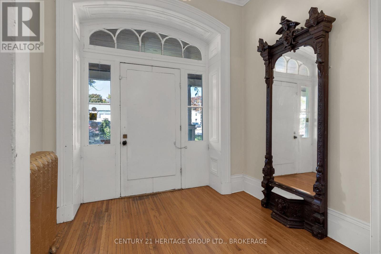 389 King Street E, Gananoque, ON