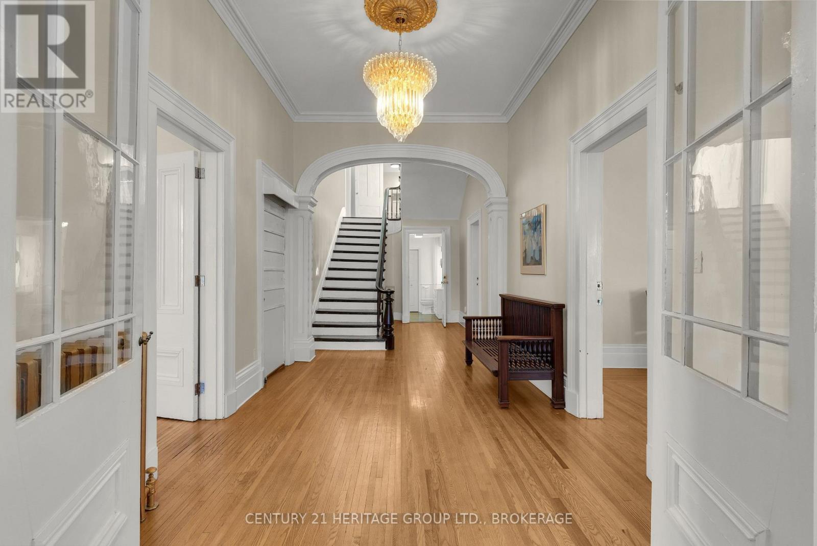 389 King Street E, Gananoque, ON