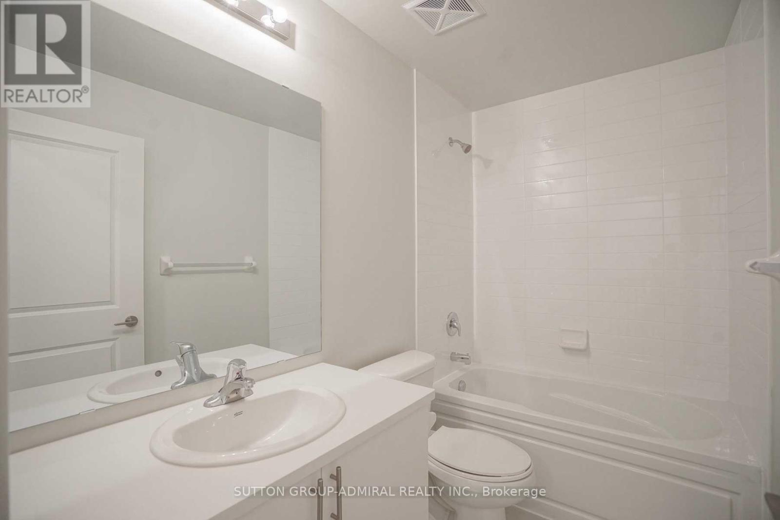 Th 104 - 39 Annie Craig Drive, Toronto, ON - Indoor Photo Showing Bathroom