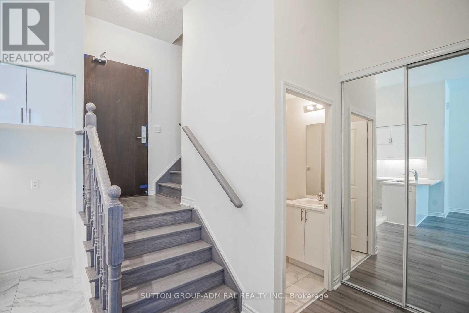 Th 104 - 39 Annie Craig Drive, Toronto, ON - Indoor Photo Showing Other Room