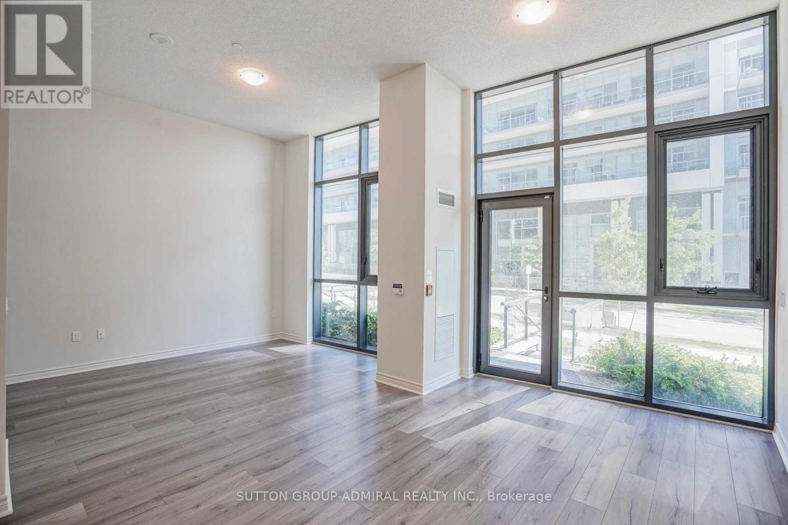 Th 104 - 39 Annie Craig Drive, Toronto, ON - Indoor Photo Showing Other Room