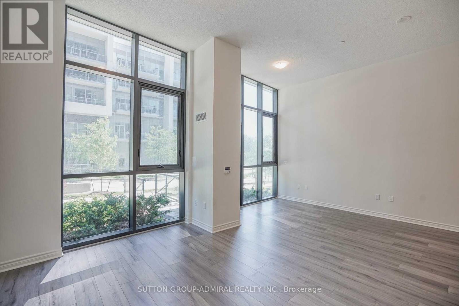 Th 104 - 39 Annie Craig Drive, Toronto, ON - Indoor Photo Showing Other Room