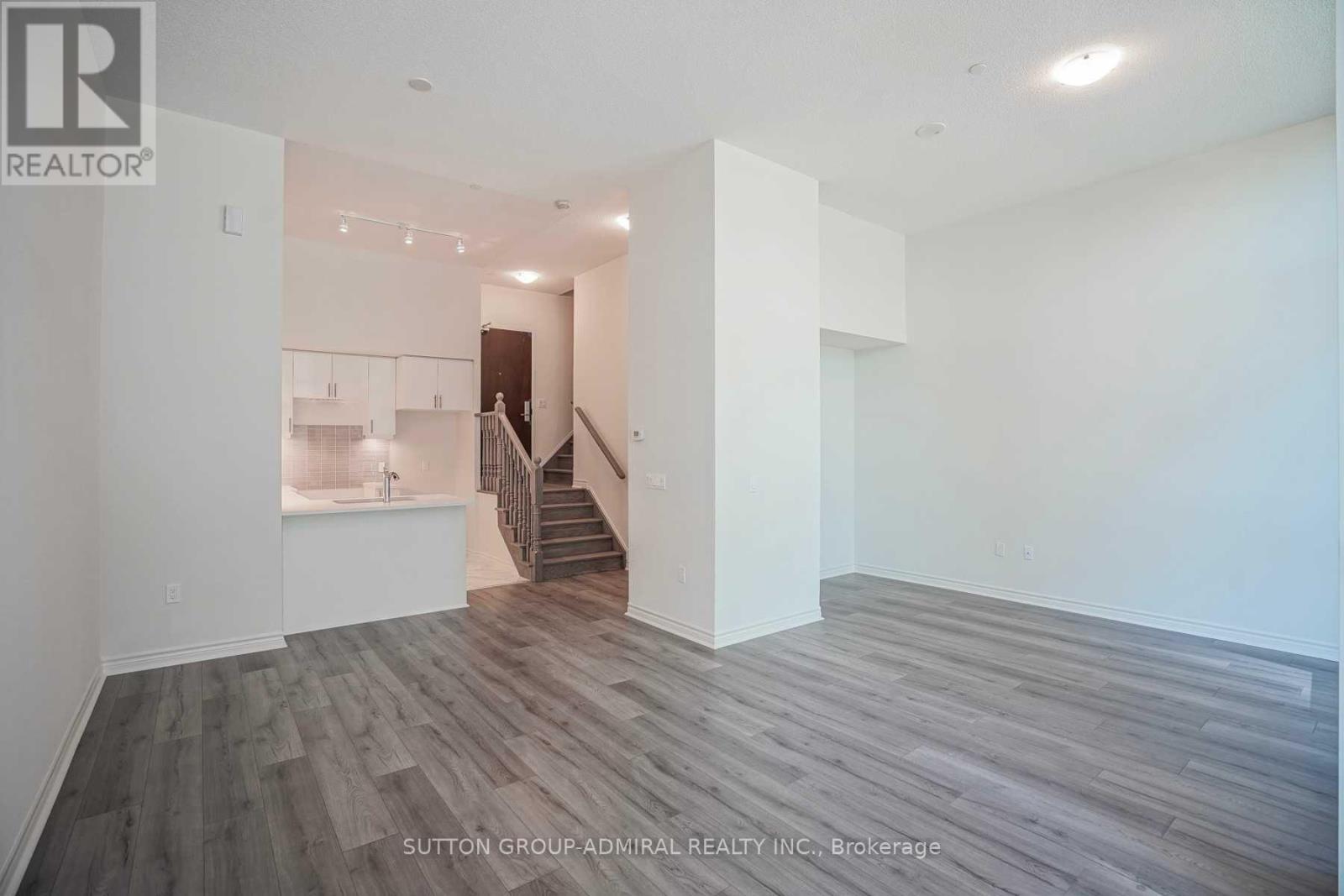 Th 104 - 39 Annie Craig Drive, Toronto, ON - Indoor Photo Showing Other Room