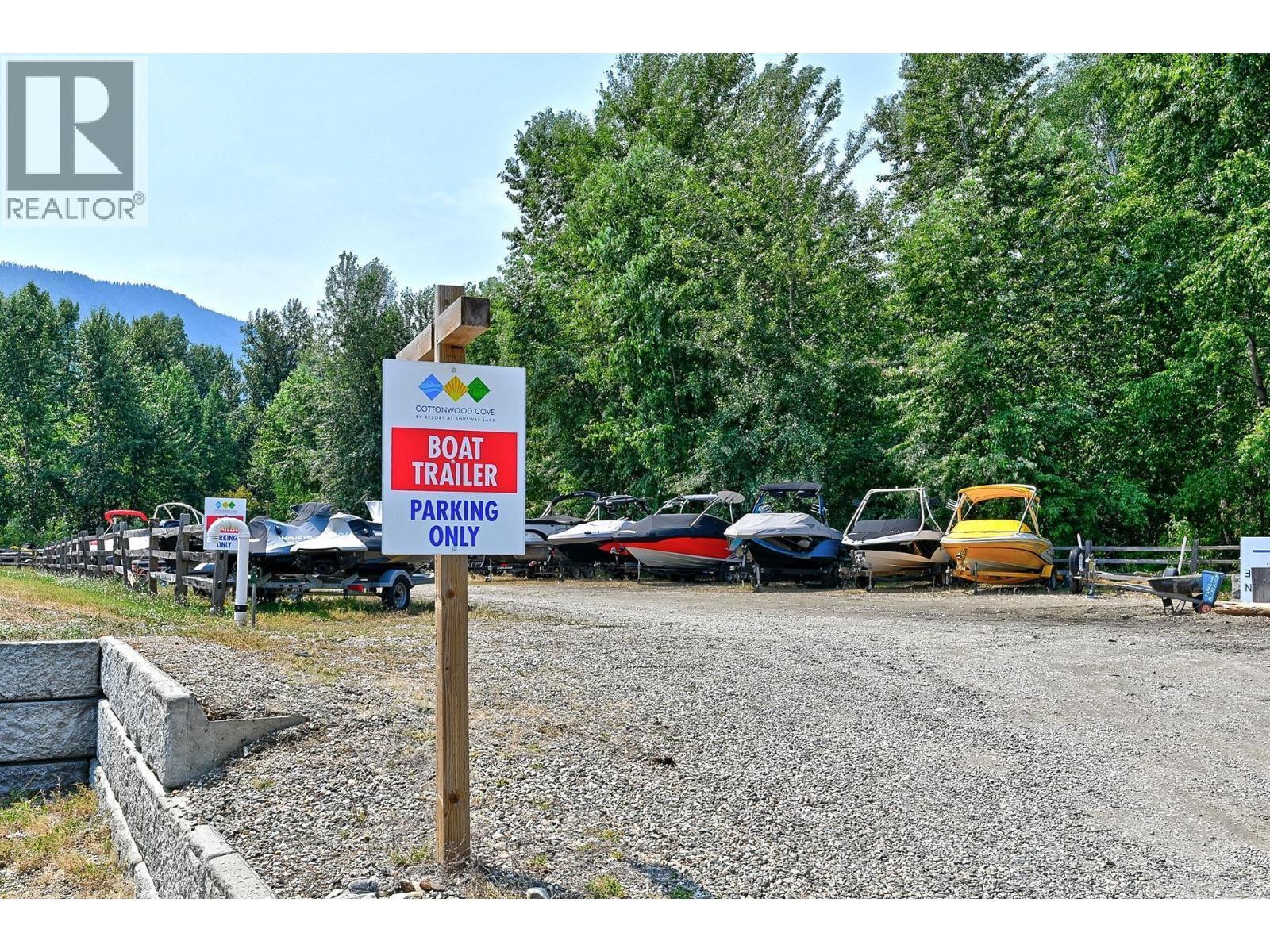 17 Osprey Lane, Lee Creek, BC