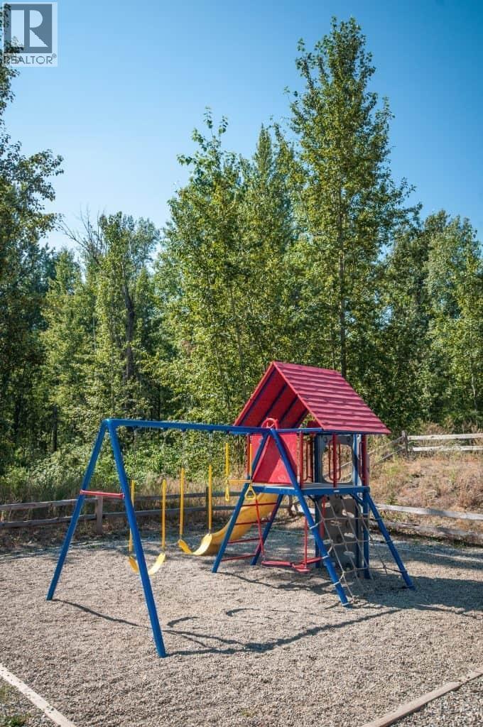 17 Osprey Lane, Lee Creek, BC