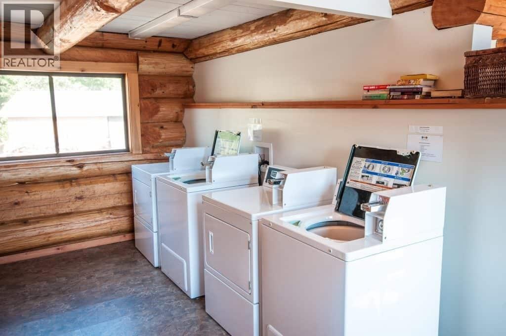 17 Osprey Lane, Lee Creek, BC