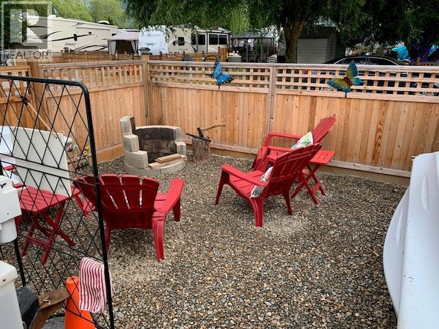 17 Osprey Lane, Lee Creek, BC