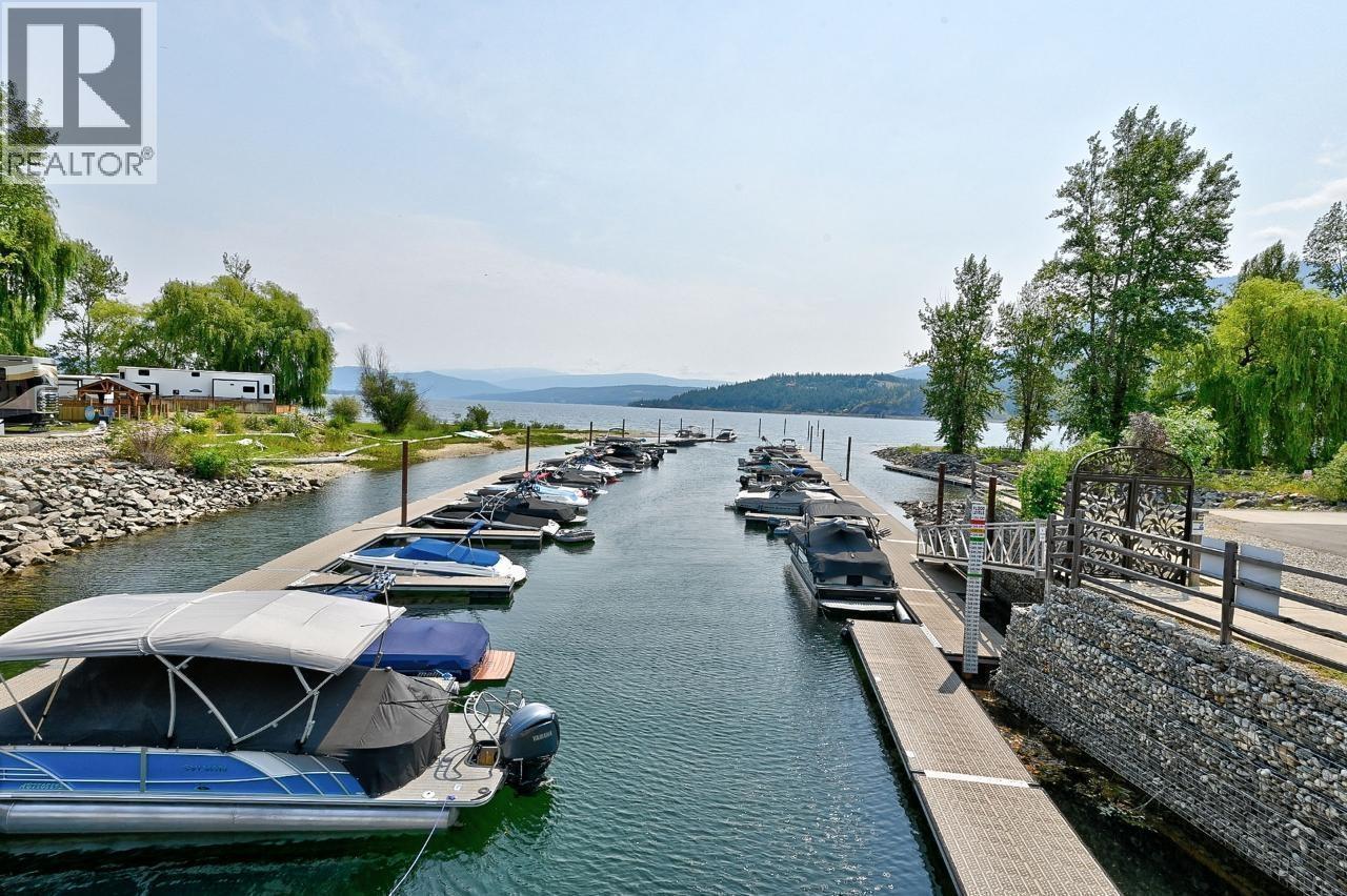 17 Osprey Lane, Lee Creek, BC