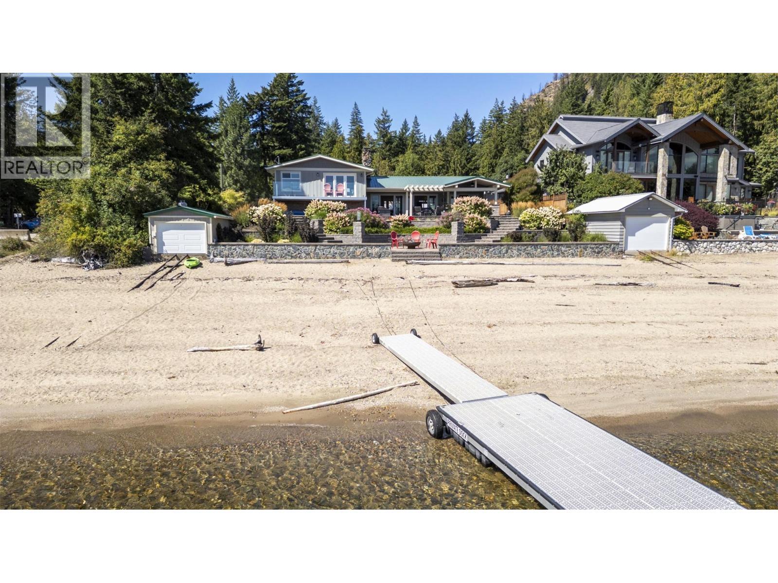 4243 Saratoga Road, Scotch Creek, BC - Outdoor