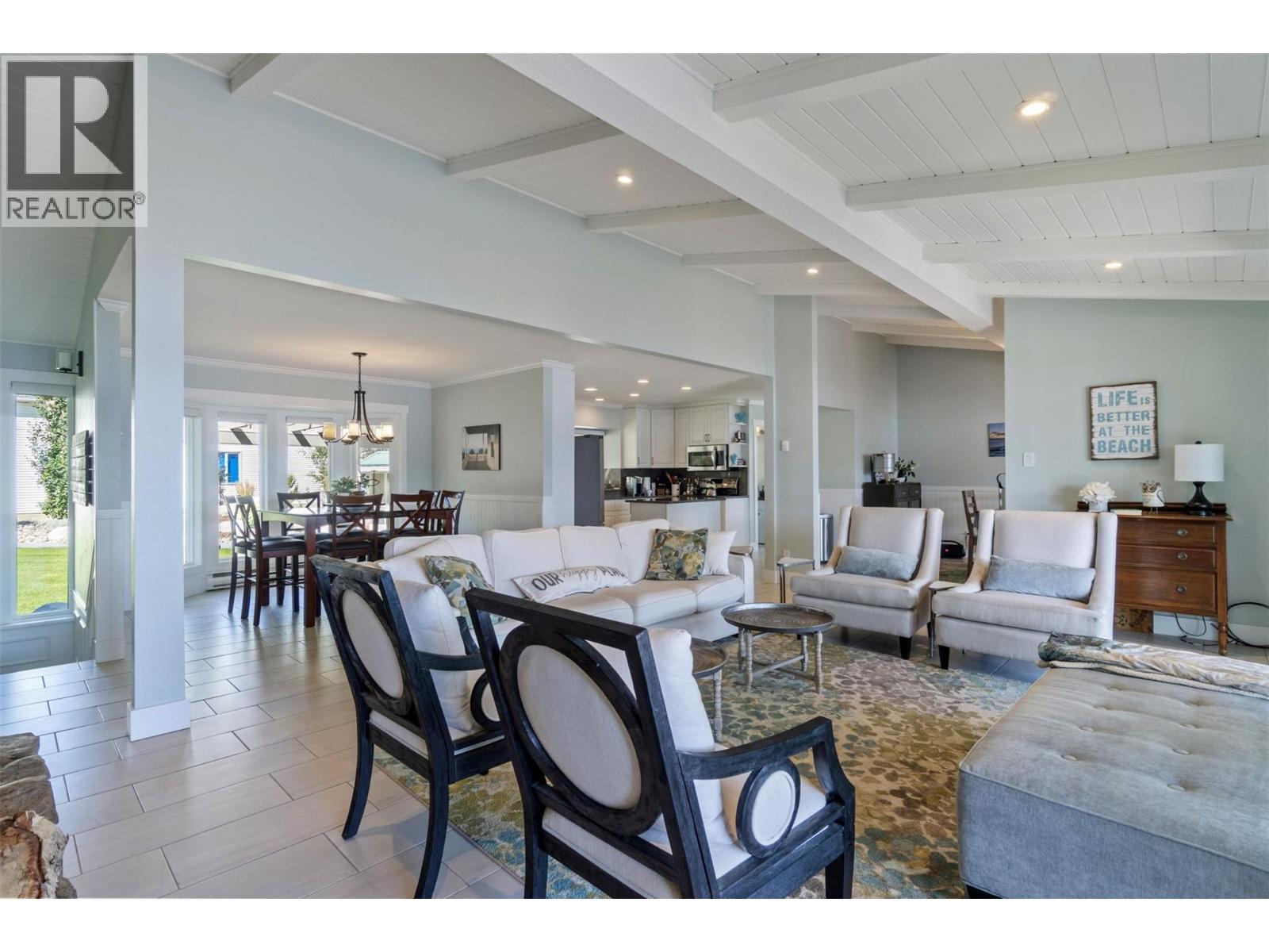 4243 Saratoga Road, Scotch Creek, BC - Indoor