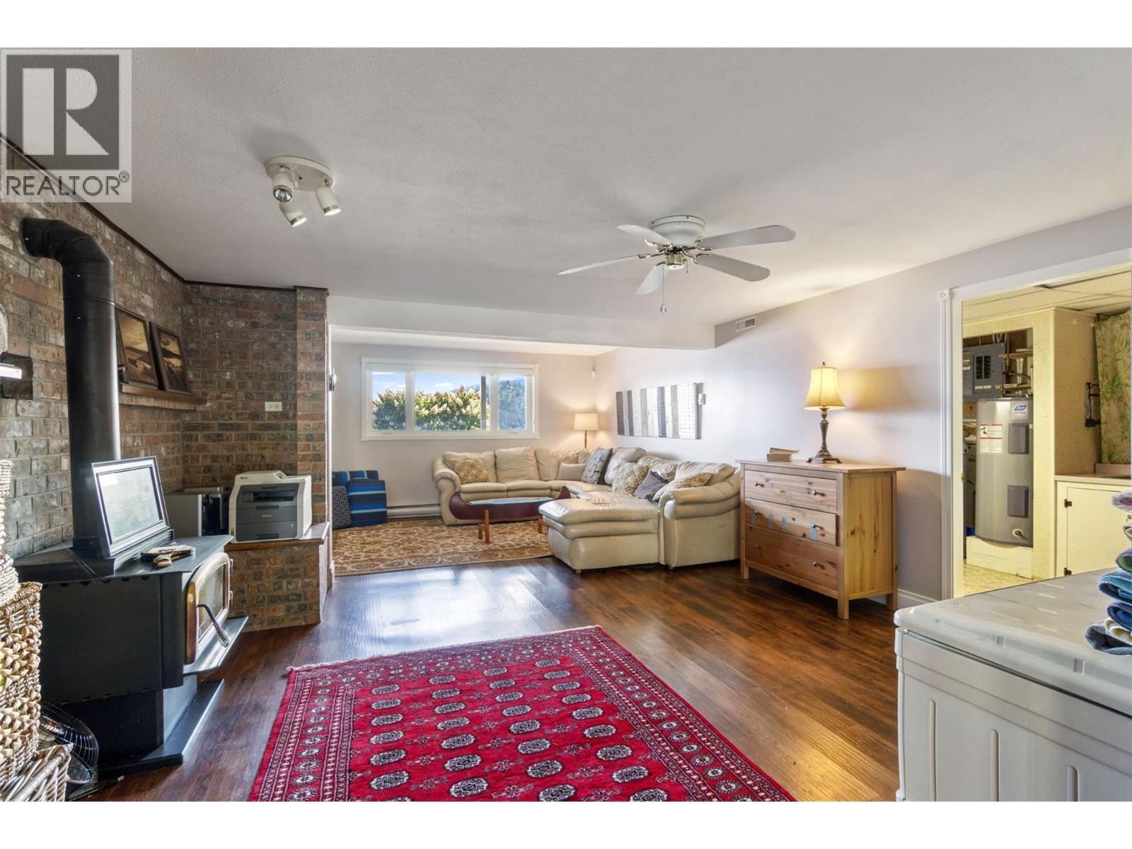 4243 Saratoga Road, Scotch Creek, BC - Indoor Photo Showing Other Room