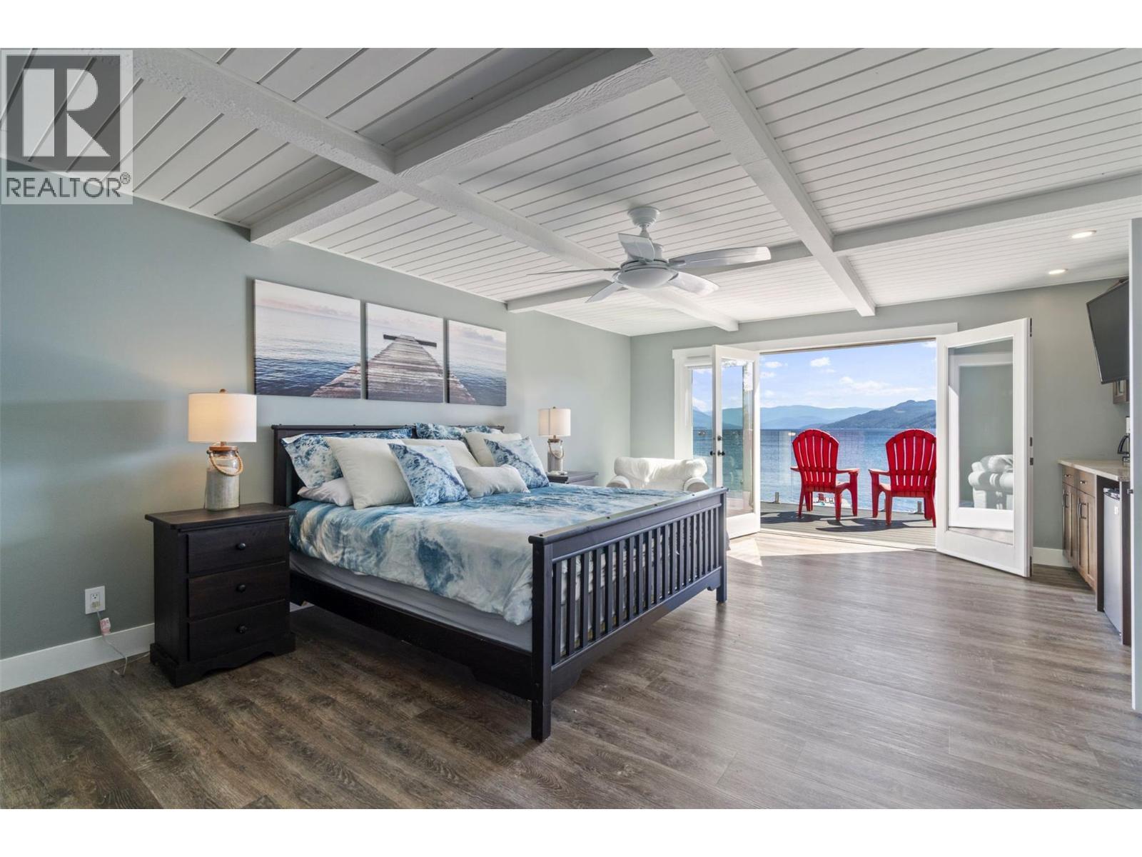 4243 Saratoga Road, Scotch Creek, BC - Indoor Photo Showing Bedroom