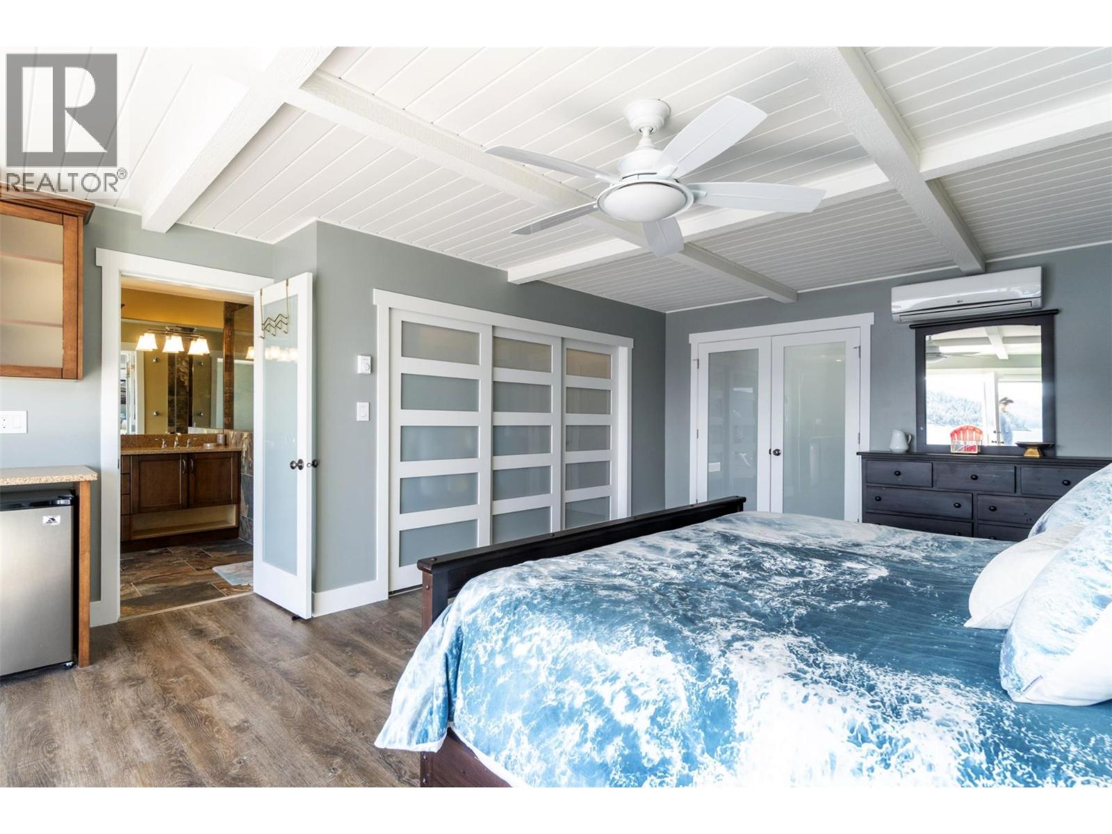 4243 Saratoga Road, Scotch Creek, BC - Indoor Photo Showing Bedroom