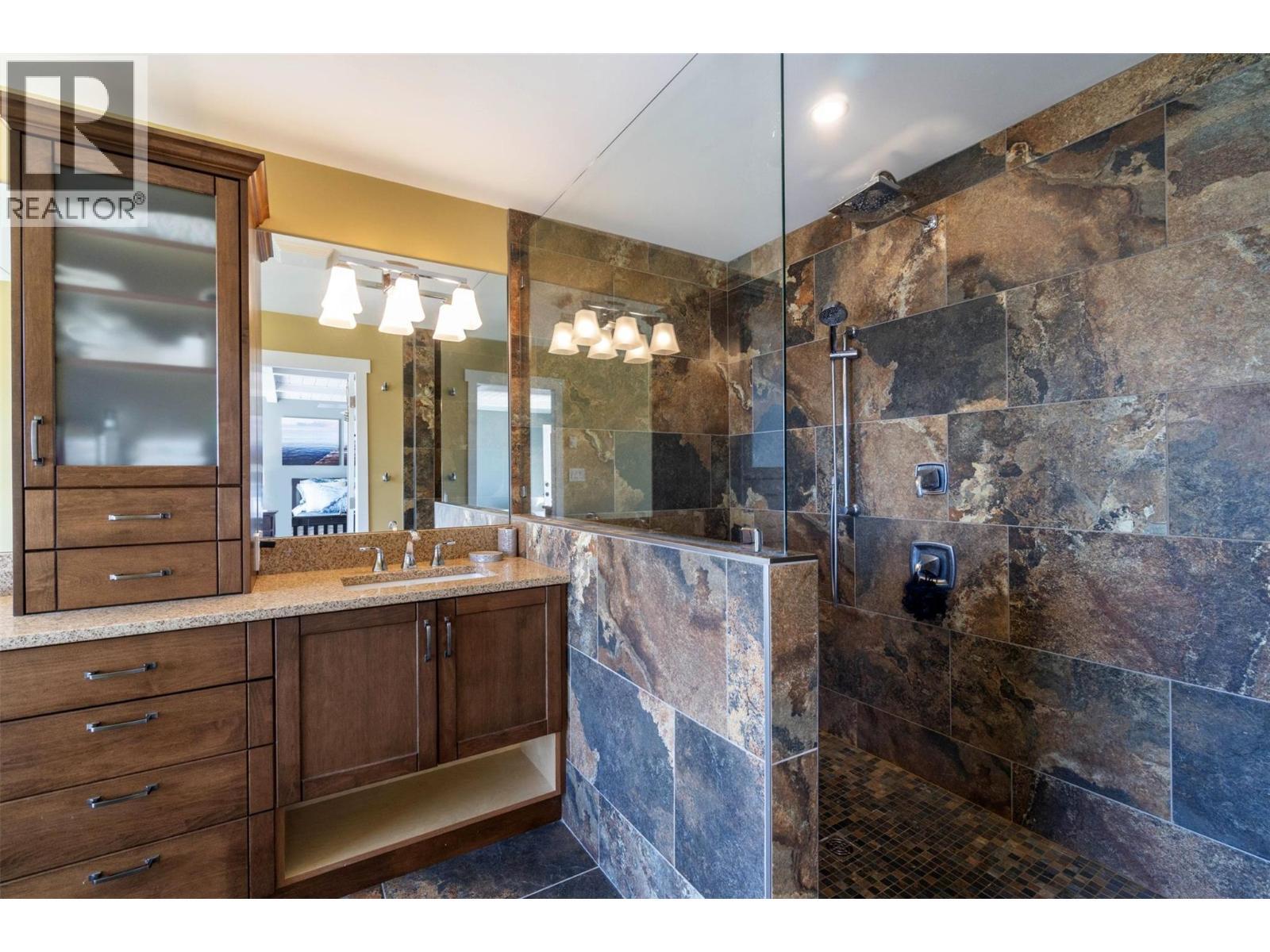 4243 Saratoga Road, Scotch Creek, BC - Indoor Photo Showing Bathroom