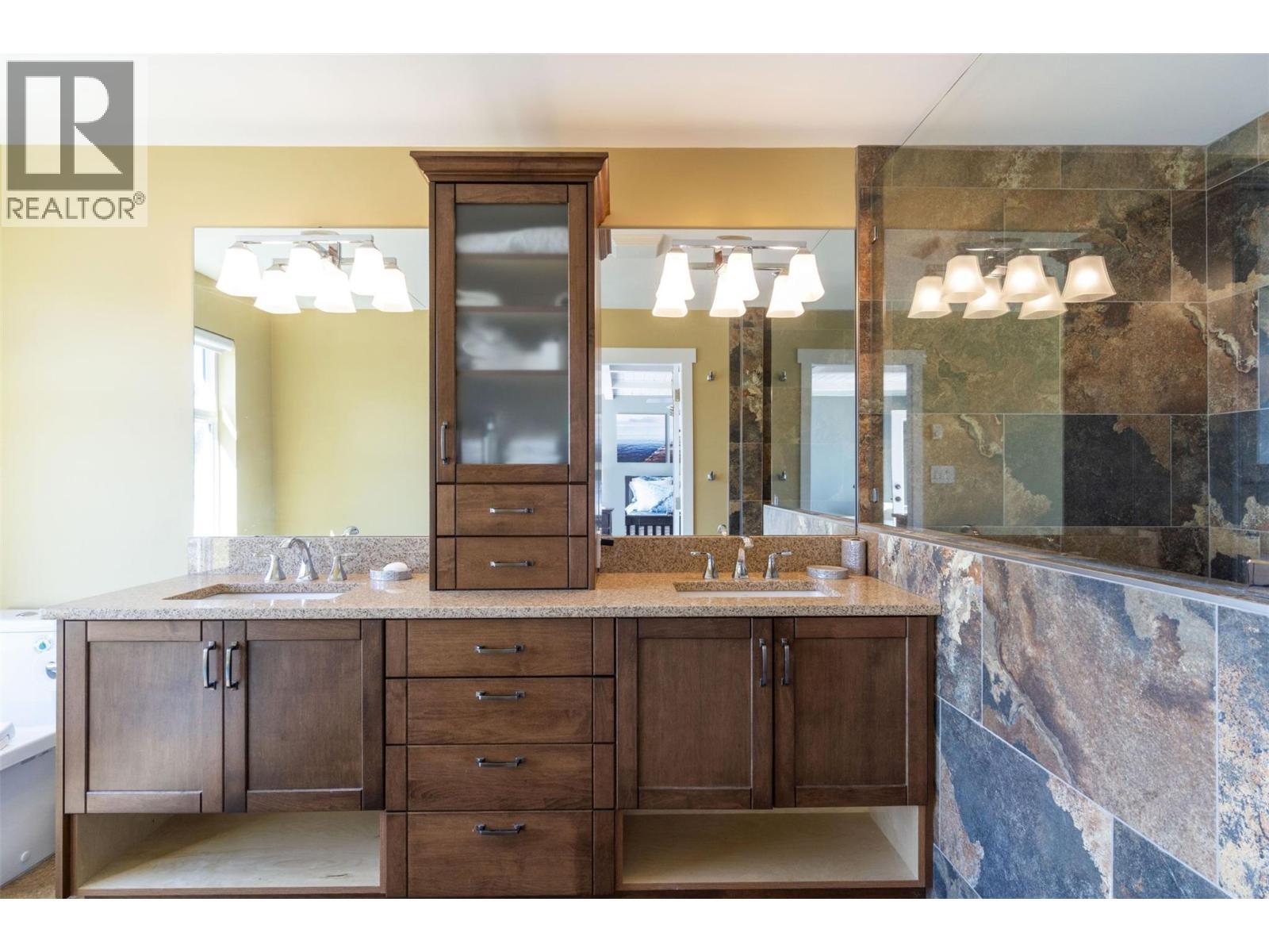 4243 Saratoga Road, Scotch Creek, BC - Indoor Photo Showing Bathroom