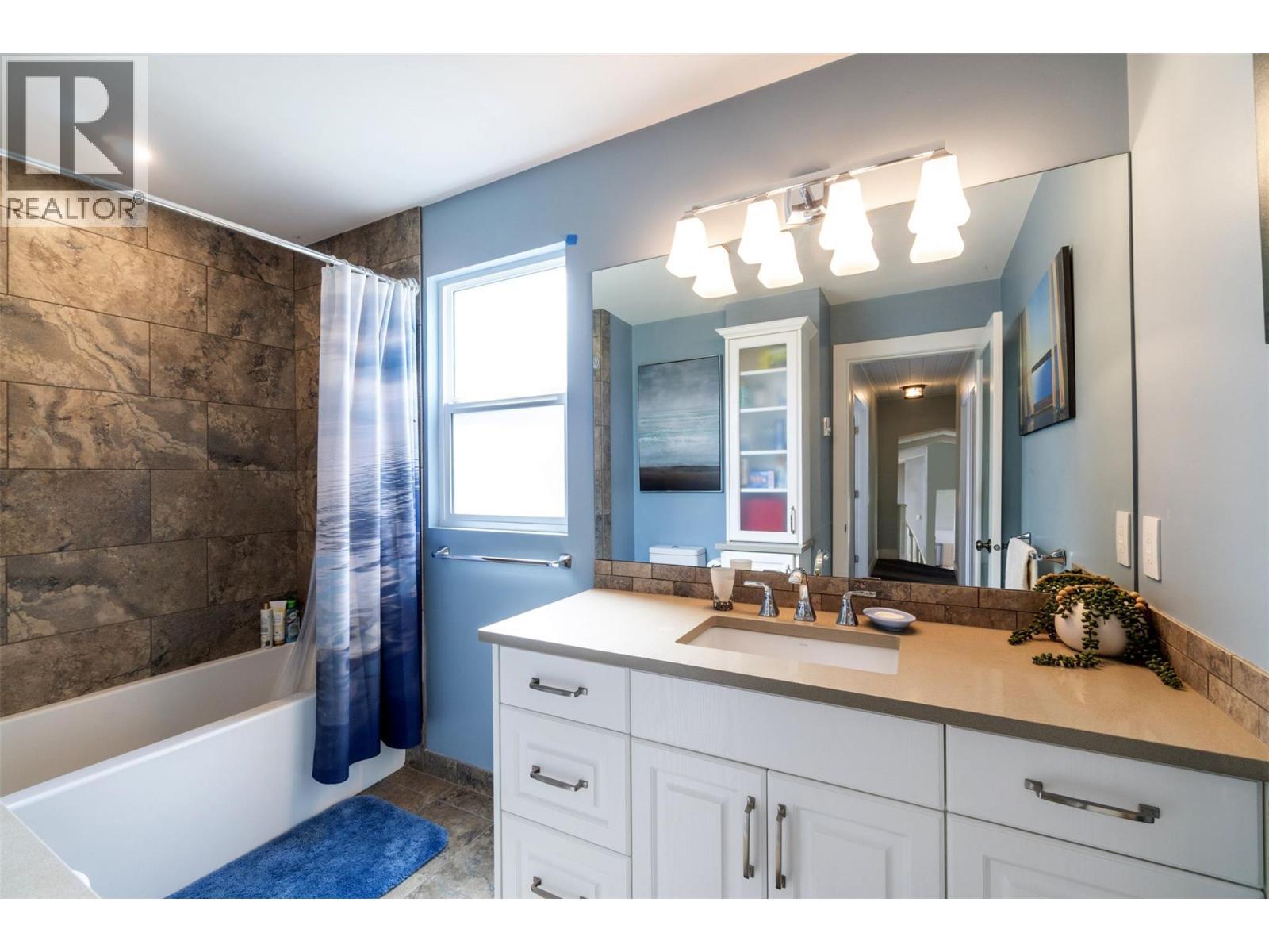4243 Saratoga Road, Scotch Creek, BC - Indoor Photo Showing Bathroom