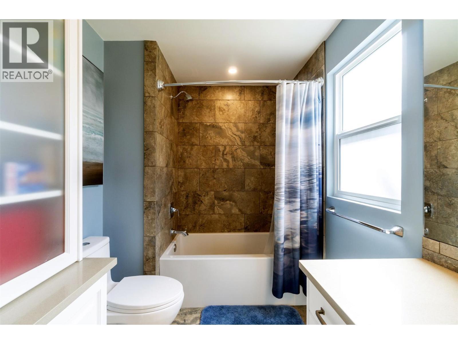 4243 Saratoga Road, Scotch Creek, BC - Indoor Photo Showing Bathroom
