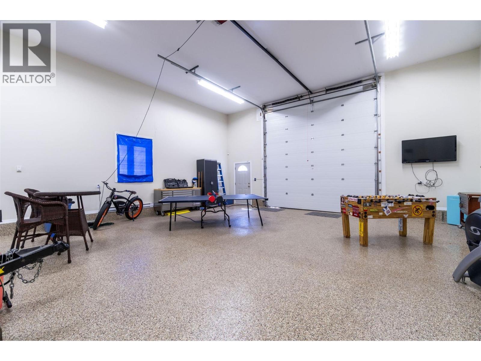 4243 Saratoga Road, Scotch Creek, BC - Indoor Photo Showing Garage