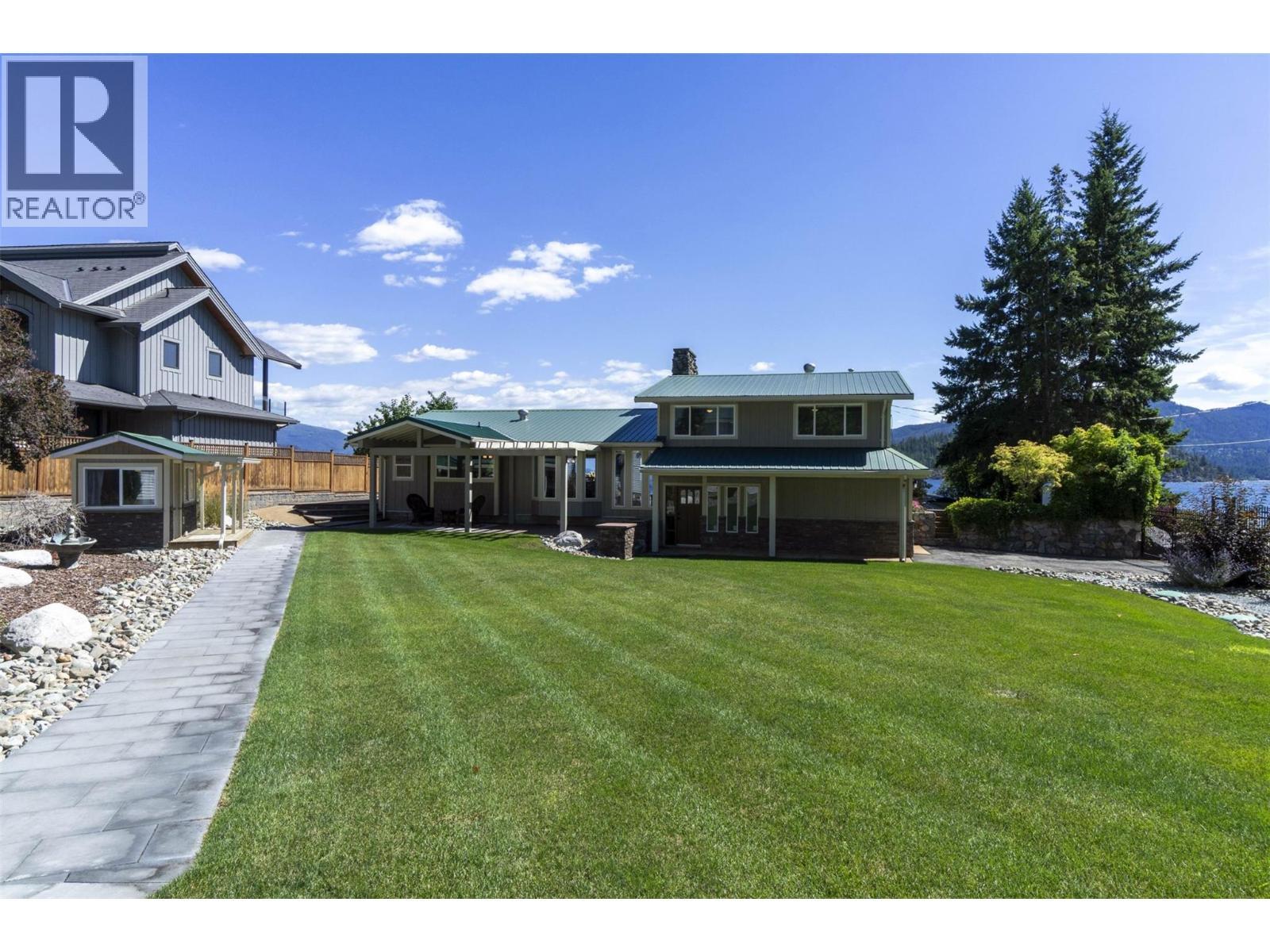 4243 Saratoga Road, Scotch Creek, BC - Outdoor