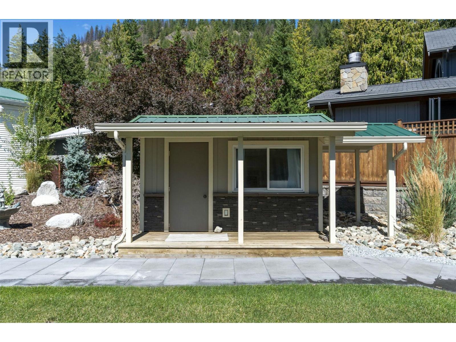 4243 Saratoga Road, Scotch Creek, BC - Outdoor