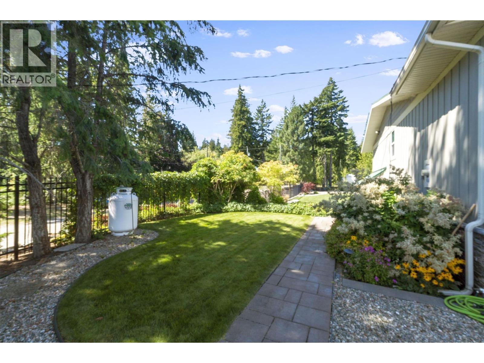 4243 Saratoga Road, Scotch Creek, BC - Outdoor