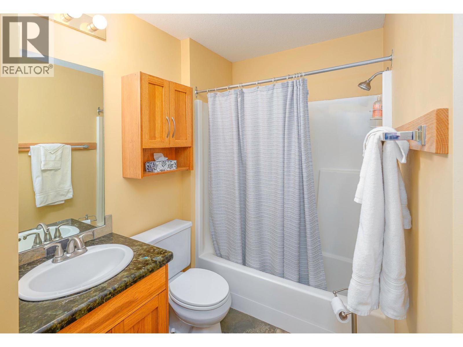 225 Kettleview Road Unit# 102, Big White, BC - Indoor Photo Showing Bathroom