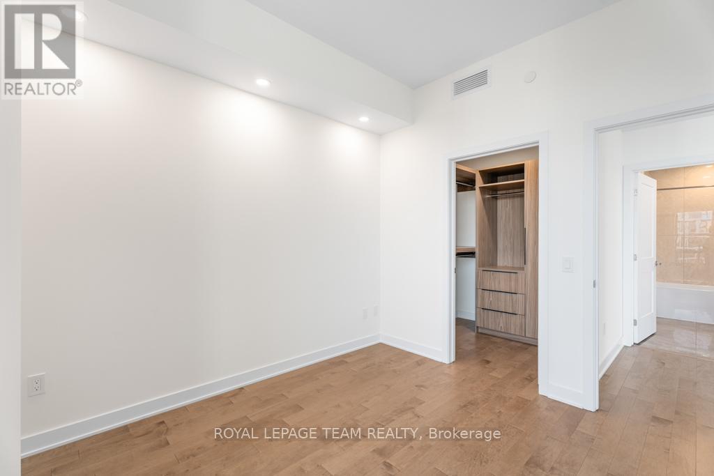 2705 - 340 Queen Street, Ottawa, ON - Indoor Photo Showing Other Room