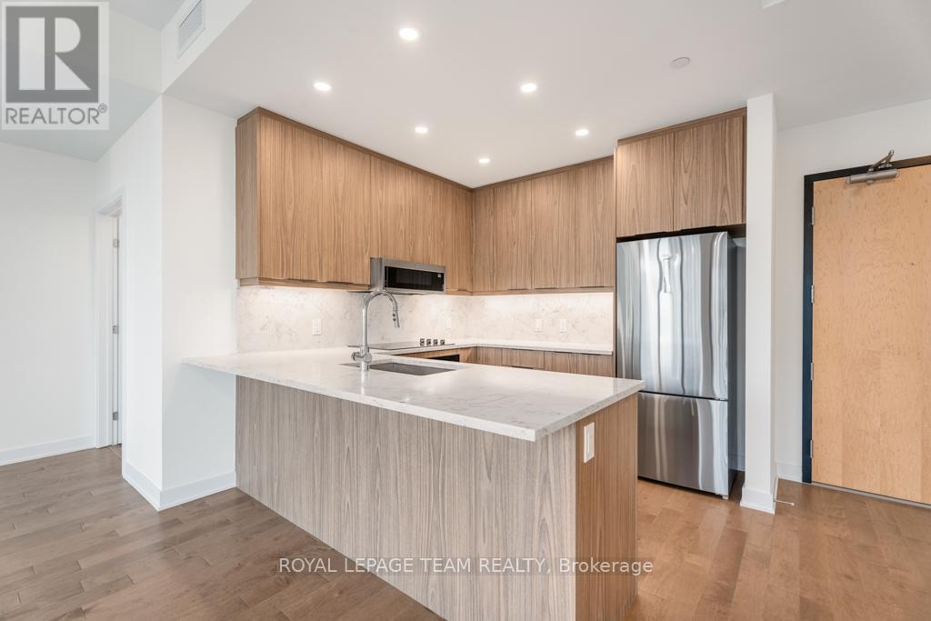 2705 - 340 Queen Street, Ottawa, ON - Indoor Photo Showing Kitchen