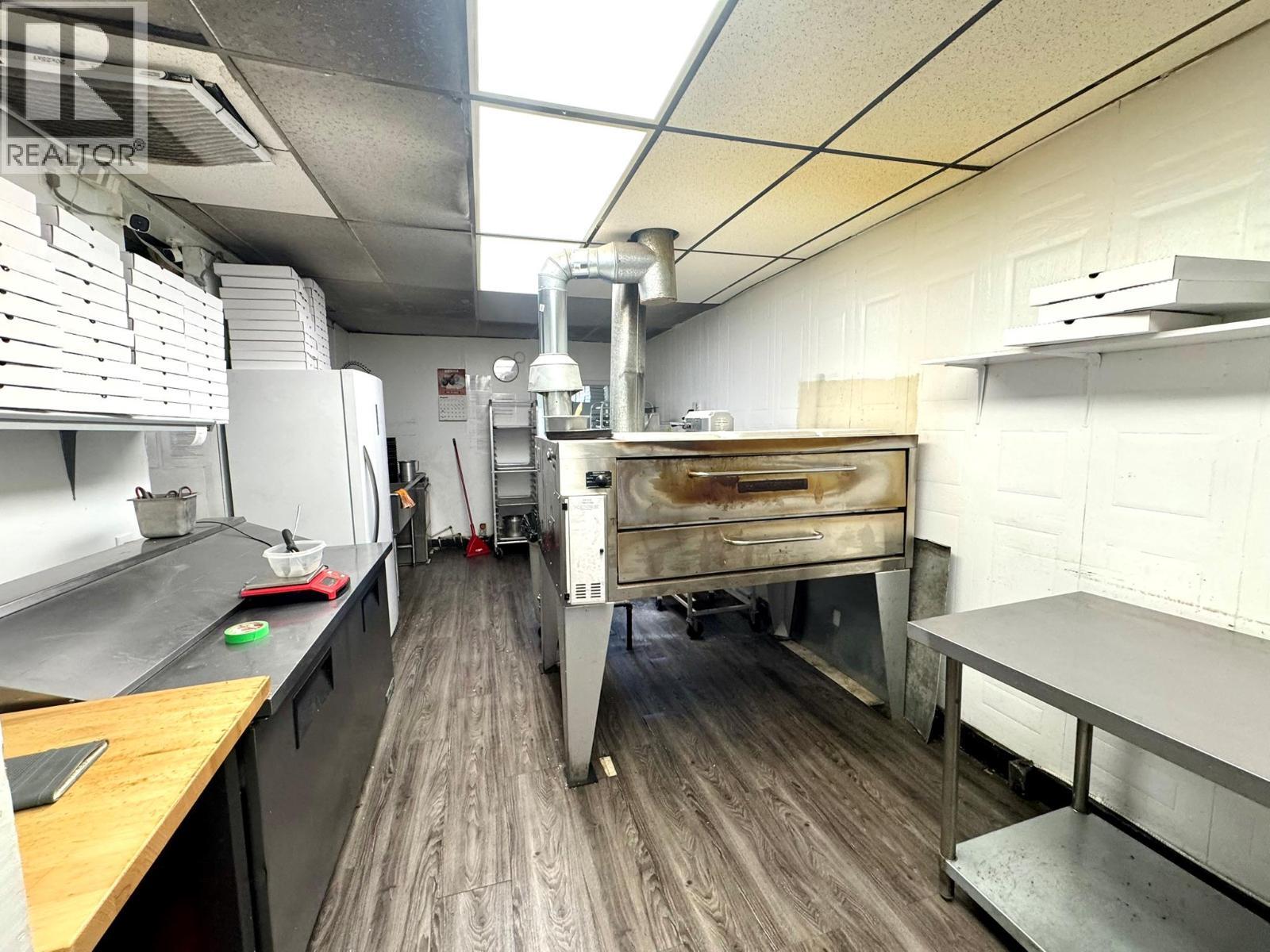 6271 Main Street, Oliver, BC