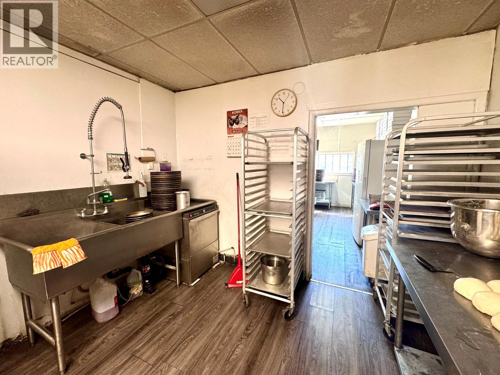 6271 Main Street, Oliver, BC