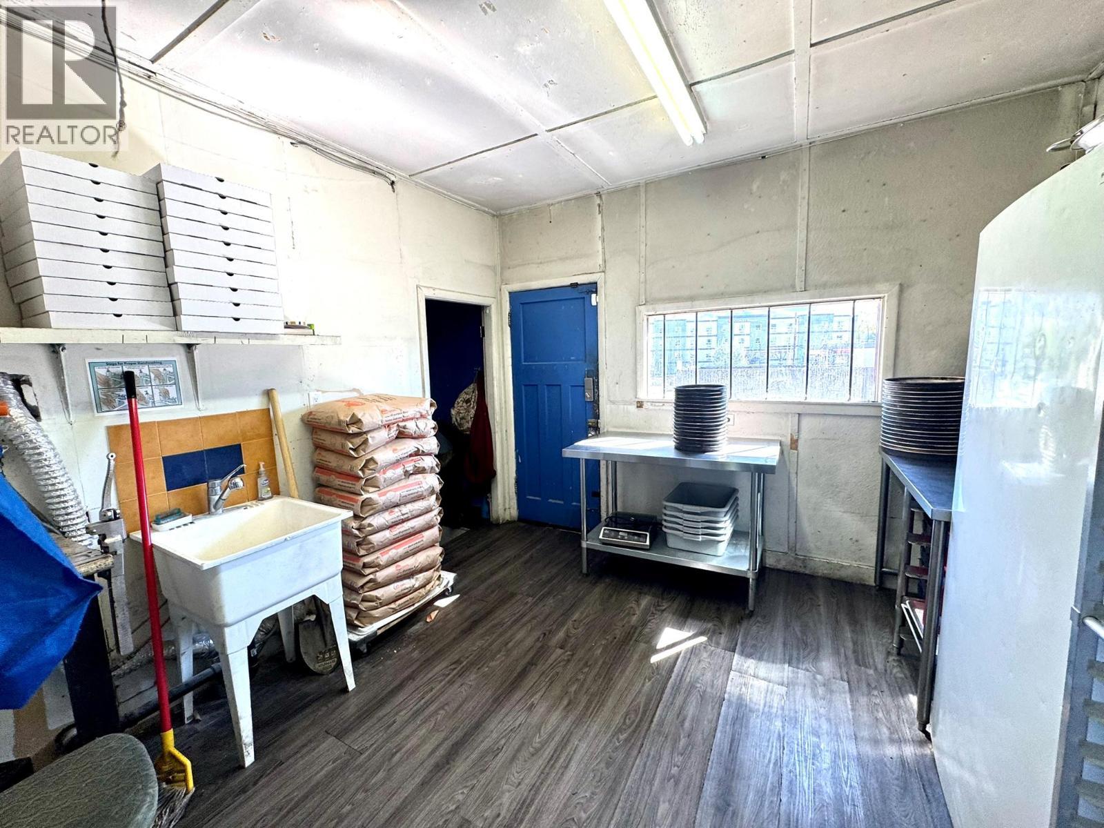 6271 Main Street, Oliver, BC