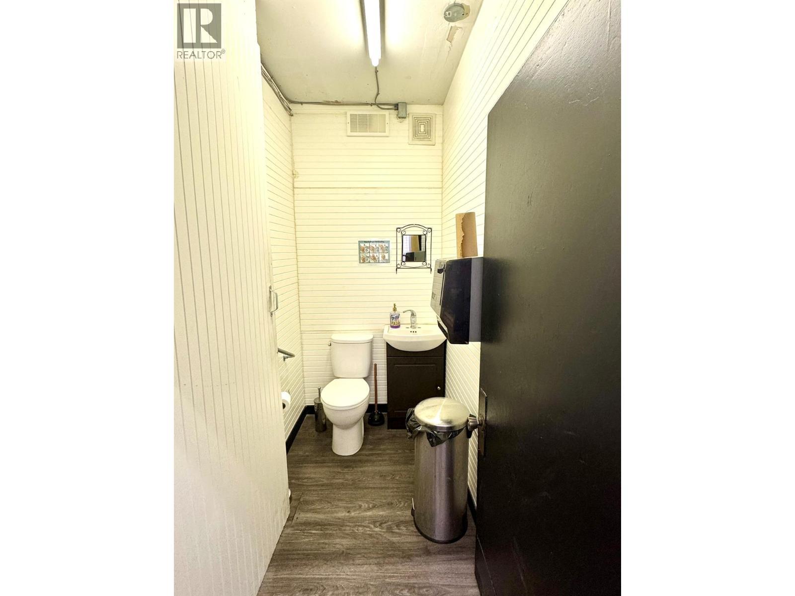 6271 Main Street, Oliver, BC