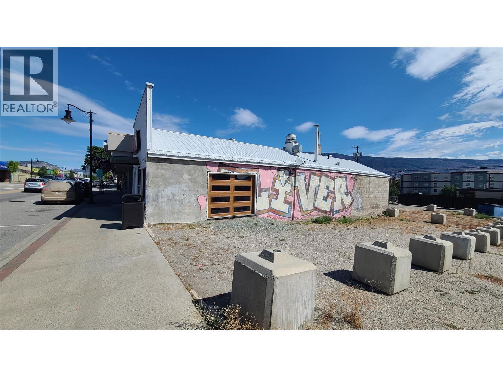 6271 Main Street, Oliver, BC