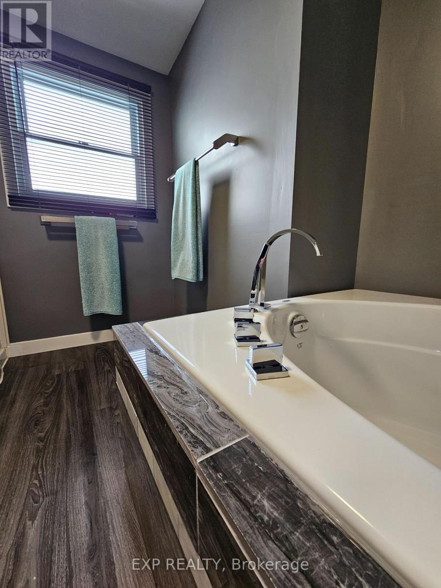 1529 Myers Point, Augusta, ON - Indoor