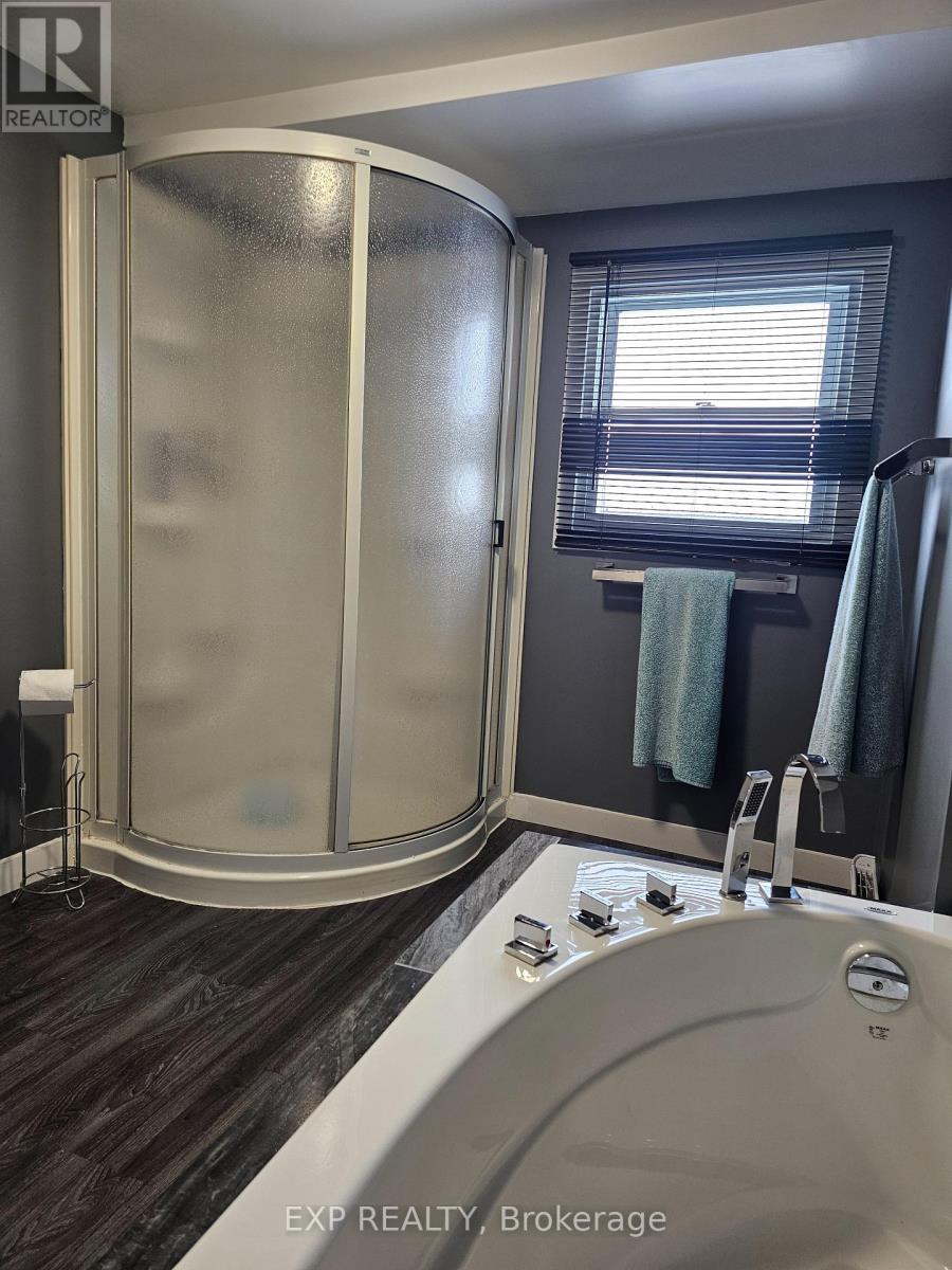 1529 Myers Point, Augusta, ON - Indoor Photo Showing Bathroom