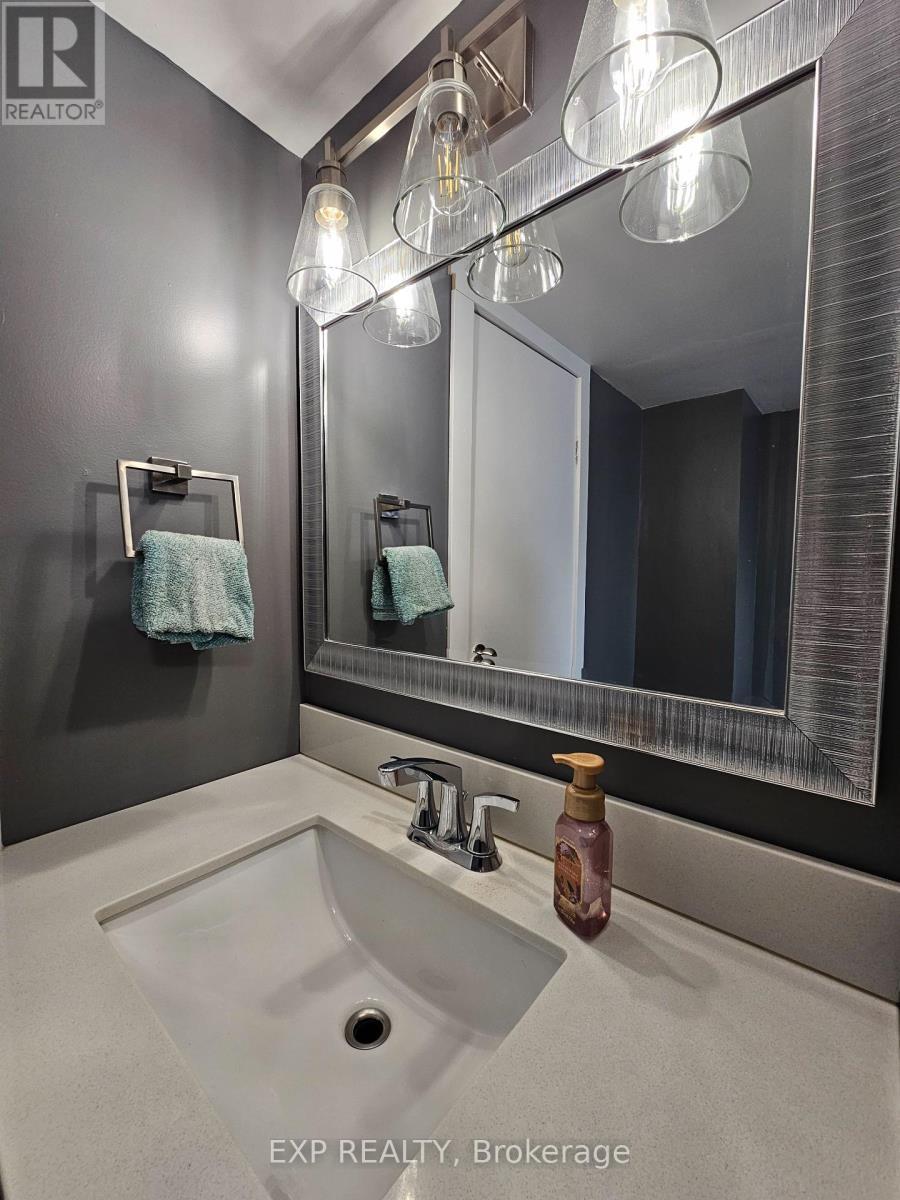1529 Myers Point, Augusta, ON - Indoor Photo Showing Bathroom