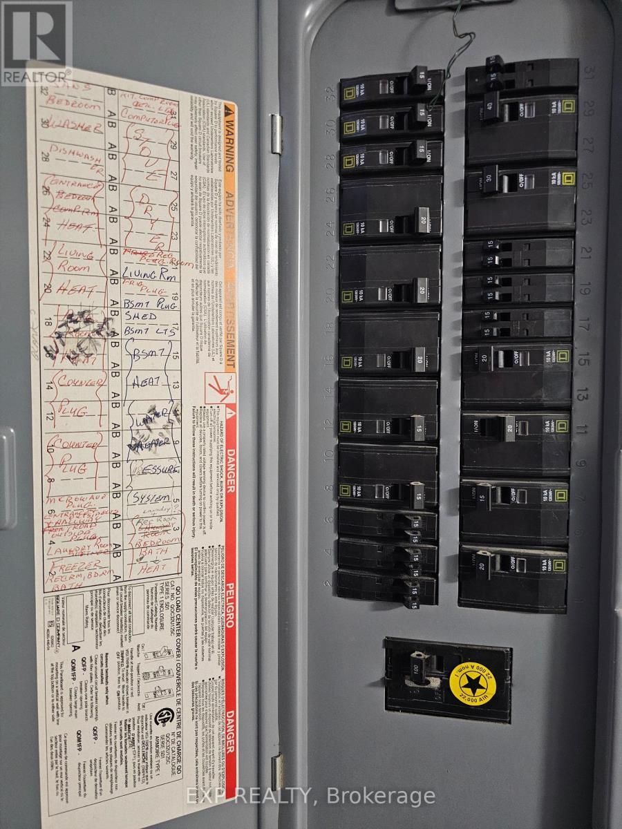 1529 Myers Point, Augusta, ON - Indoor Photo Showing Other Room