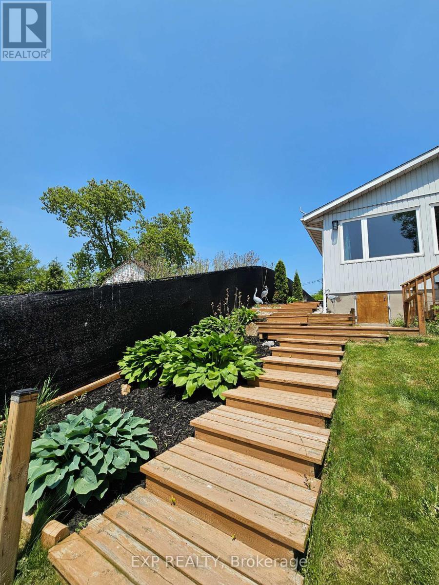 1529 Myers Point, Augusta, ON - Outdoor