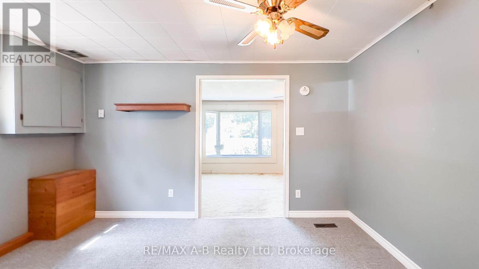 34338 Denfield Road, Lucan Biddulph (Clandeboye), ON - Indoor Photo Showing Other Room