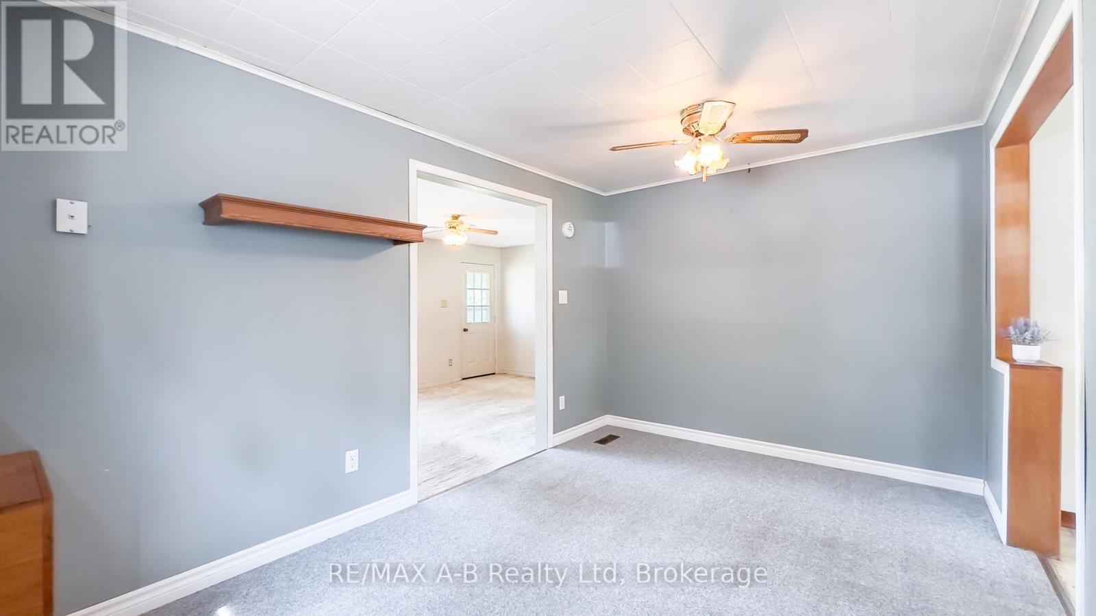 34338 Denfield Road, Lucan Biddulph (Clandeboye), ON - Indoor Photo Showing Other Room