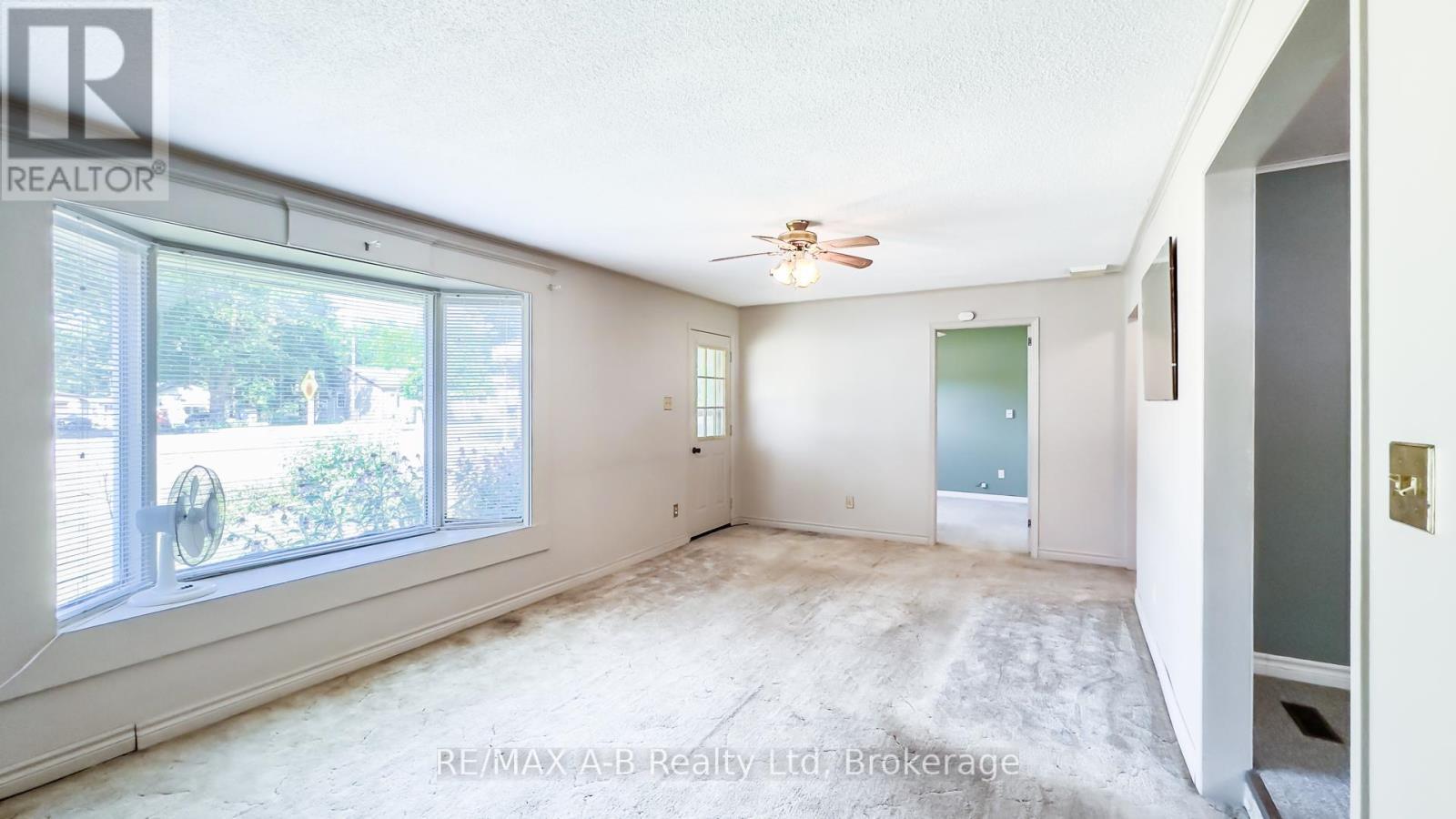 34338 Denfield Road, Lucan Biddulph (Clandeboye), ON - Indoor Photo Showing Other Room