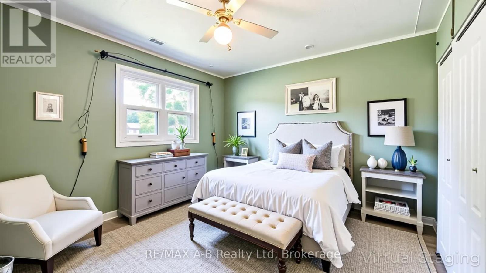 34338 Denfield Road, Lucan Biddulph (Clandeboye), ON - Indoor Photo Showing Bedroom
