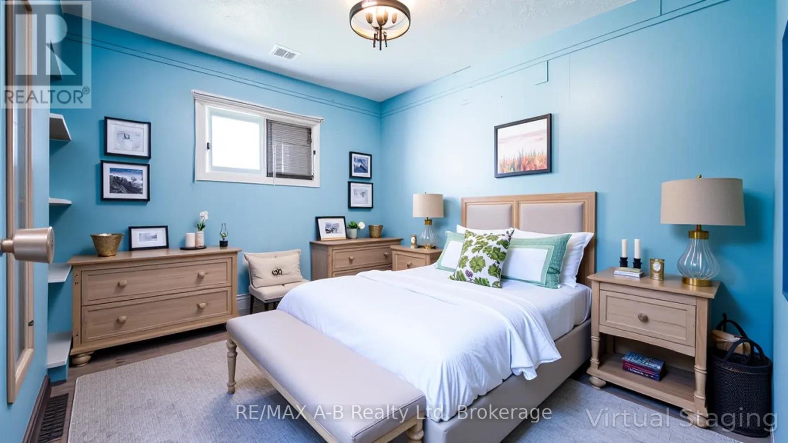 34338 Denfield Road, Lucan Biddulph (Clandeboye), ON - Indoor Photo Showing Bedroom