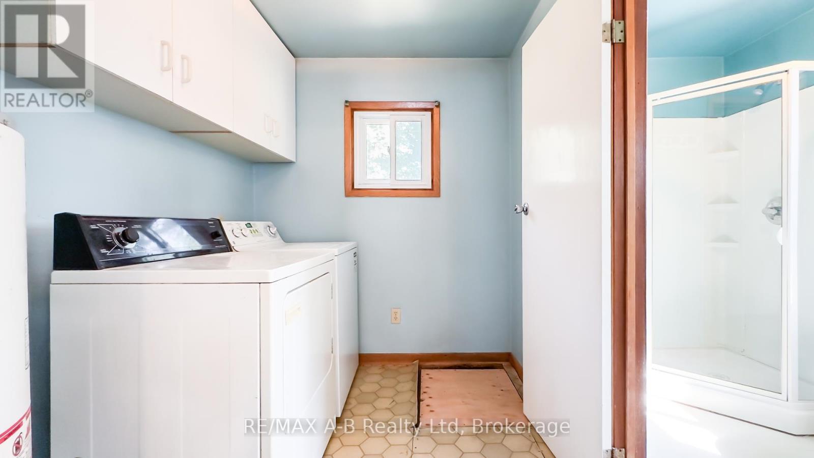 34338 Denfield Road, Lucan Biddulph (Clandeboye), ON - Indoor Photo Showing Other Room