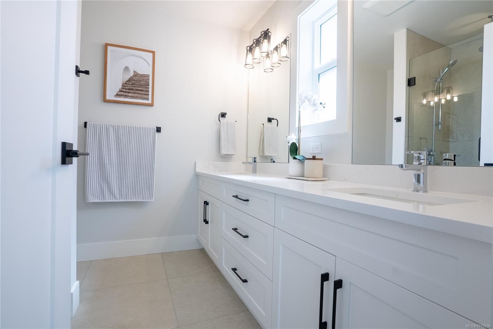 1536 Marble Pl, Langford, BC - Indoor Photo Showing Bathroom