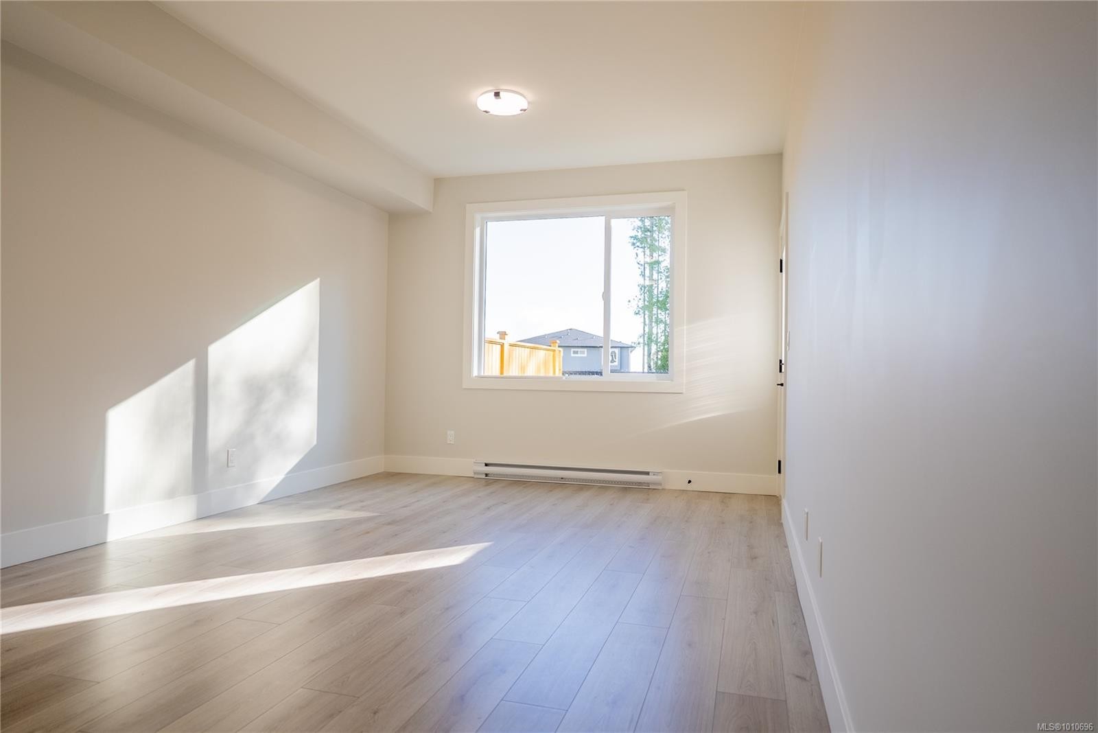 1536 Marble Pl, Langford, BC - Indoor Photo Showing Other Room