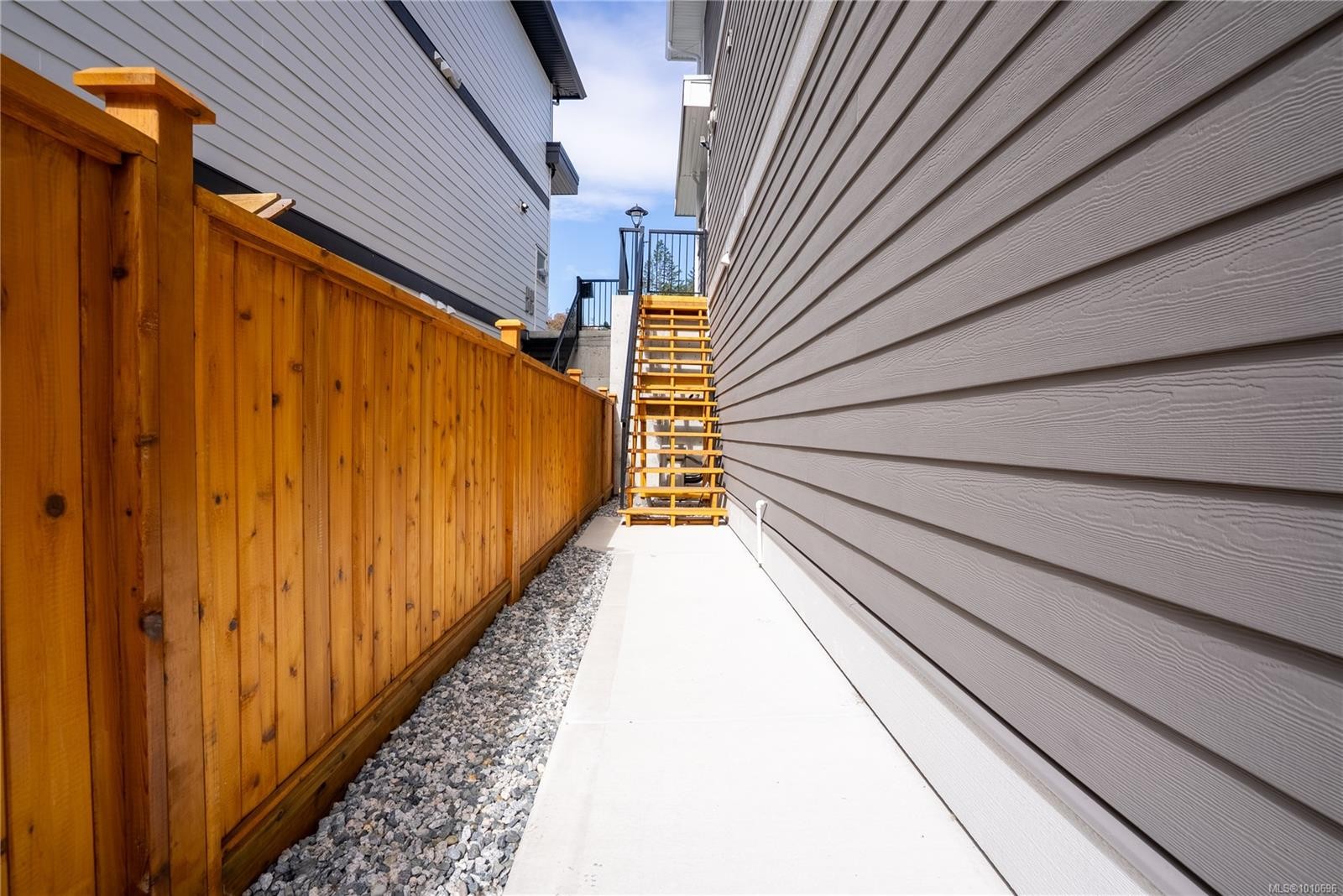 1536 Marble Pl, Langford, BC - Outdoor With Exterior