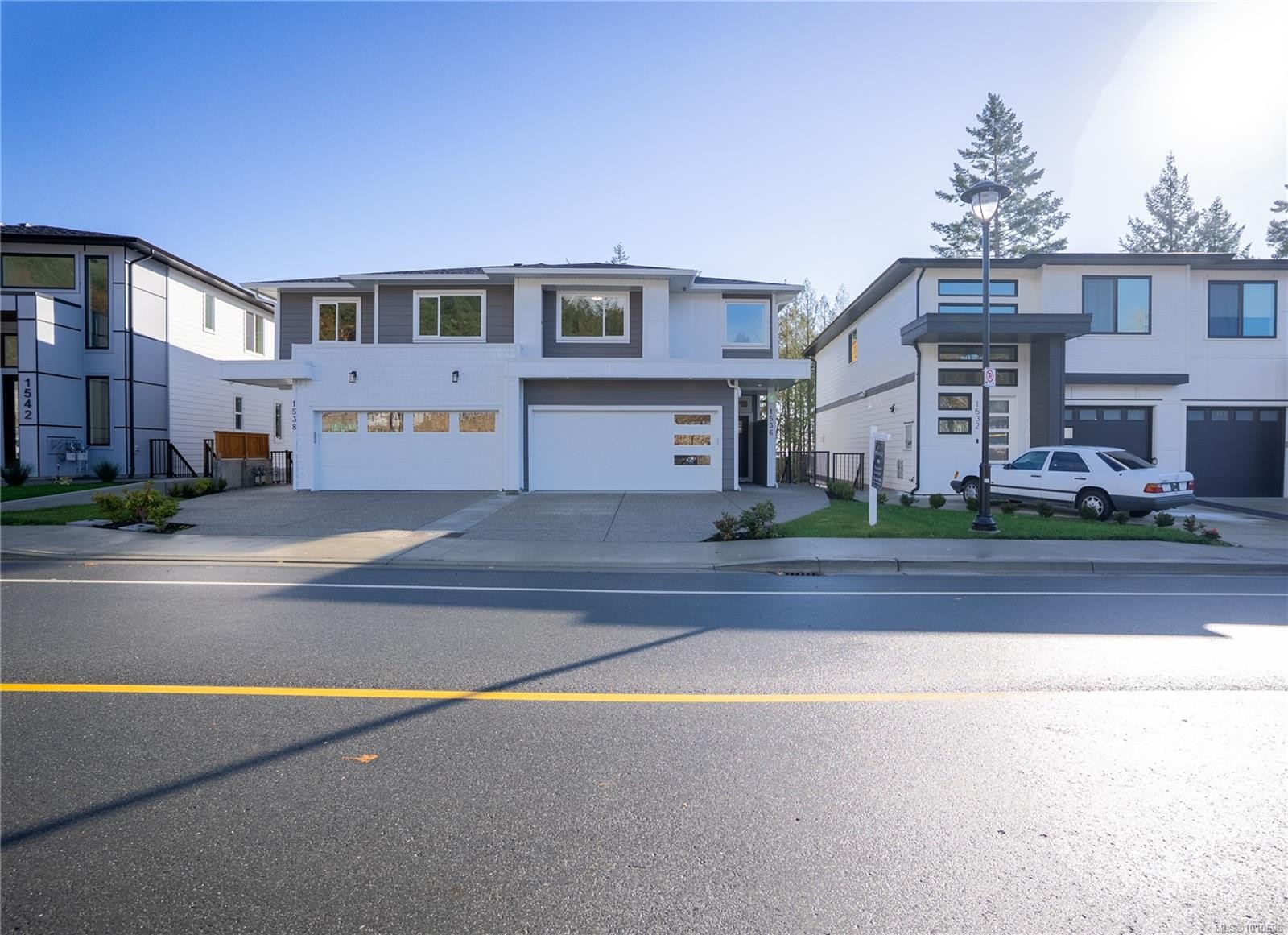 1536 Marble Pl, Langford, BC - Outdoor With Facade