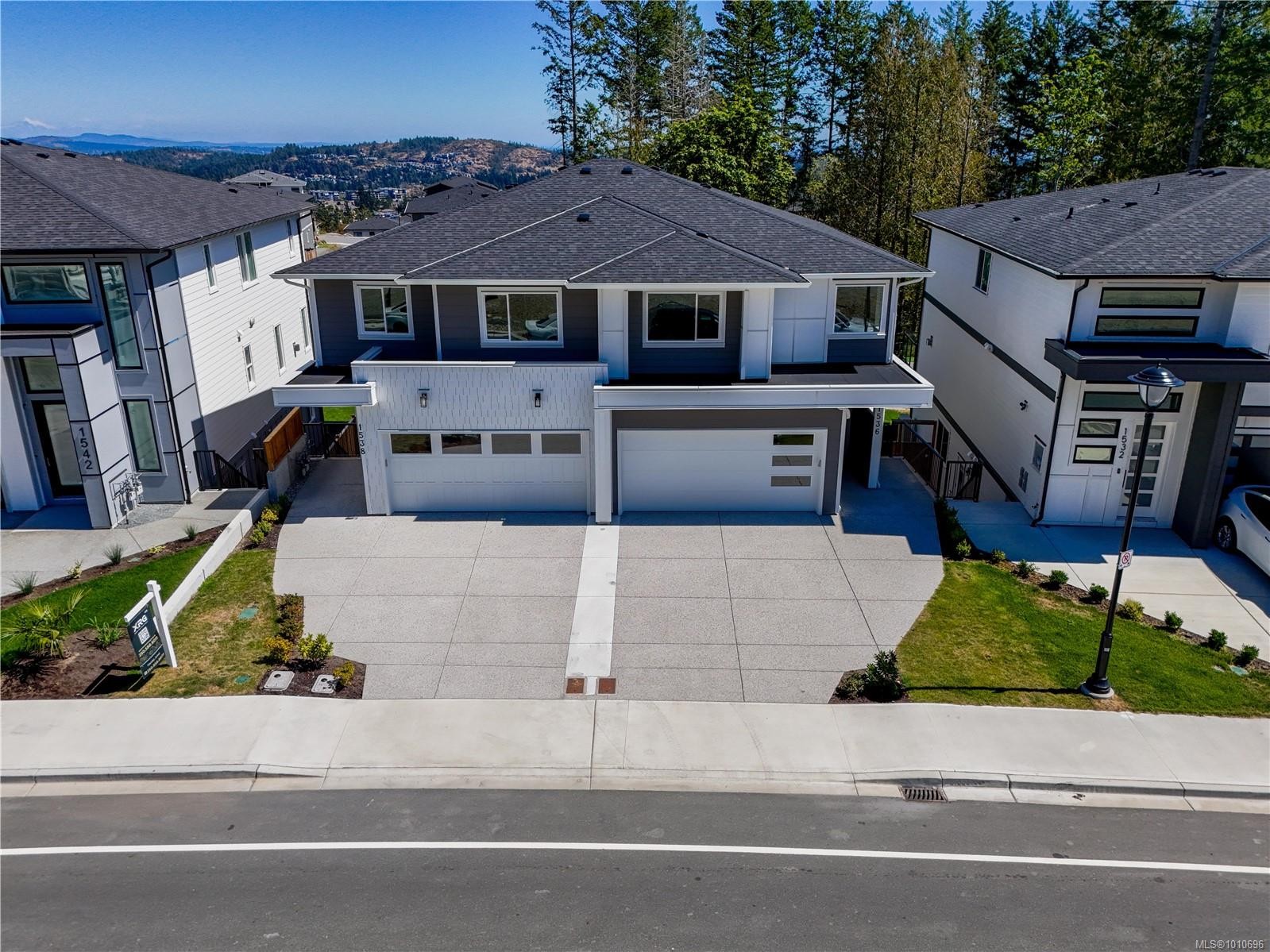 1536 Marble Pl, Langford, BC - Outdoor With Facade