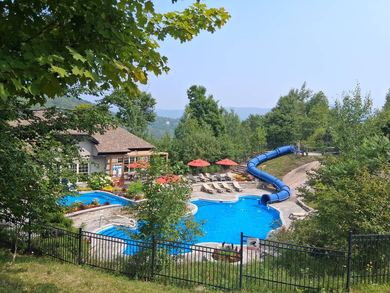 Piscine - 3-166 Rue Du Mont-Plaisant, Mont-Tremblant, QC - Outdoor With In Ground Pool